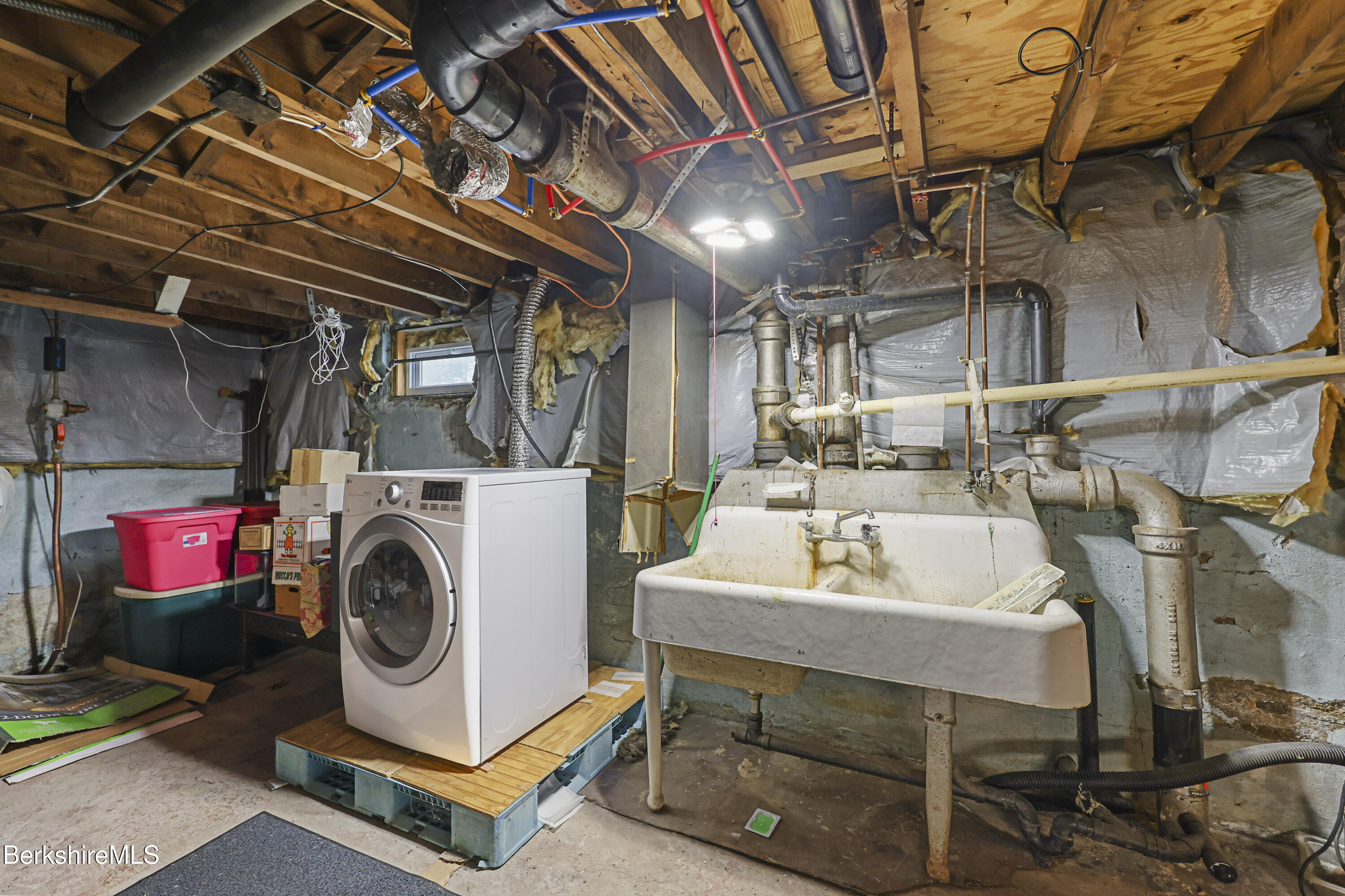 90 Cheshire Road Pittsfield, MA 01201 - Photo 20 of 26 Lower Level