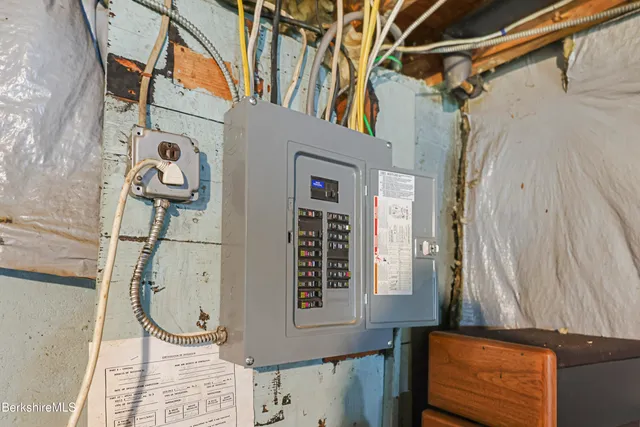 $269,900 | 90 Cheshire Road, Pittsfield, MA 01201