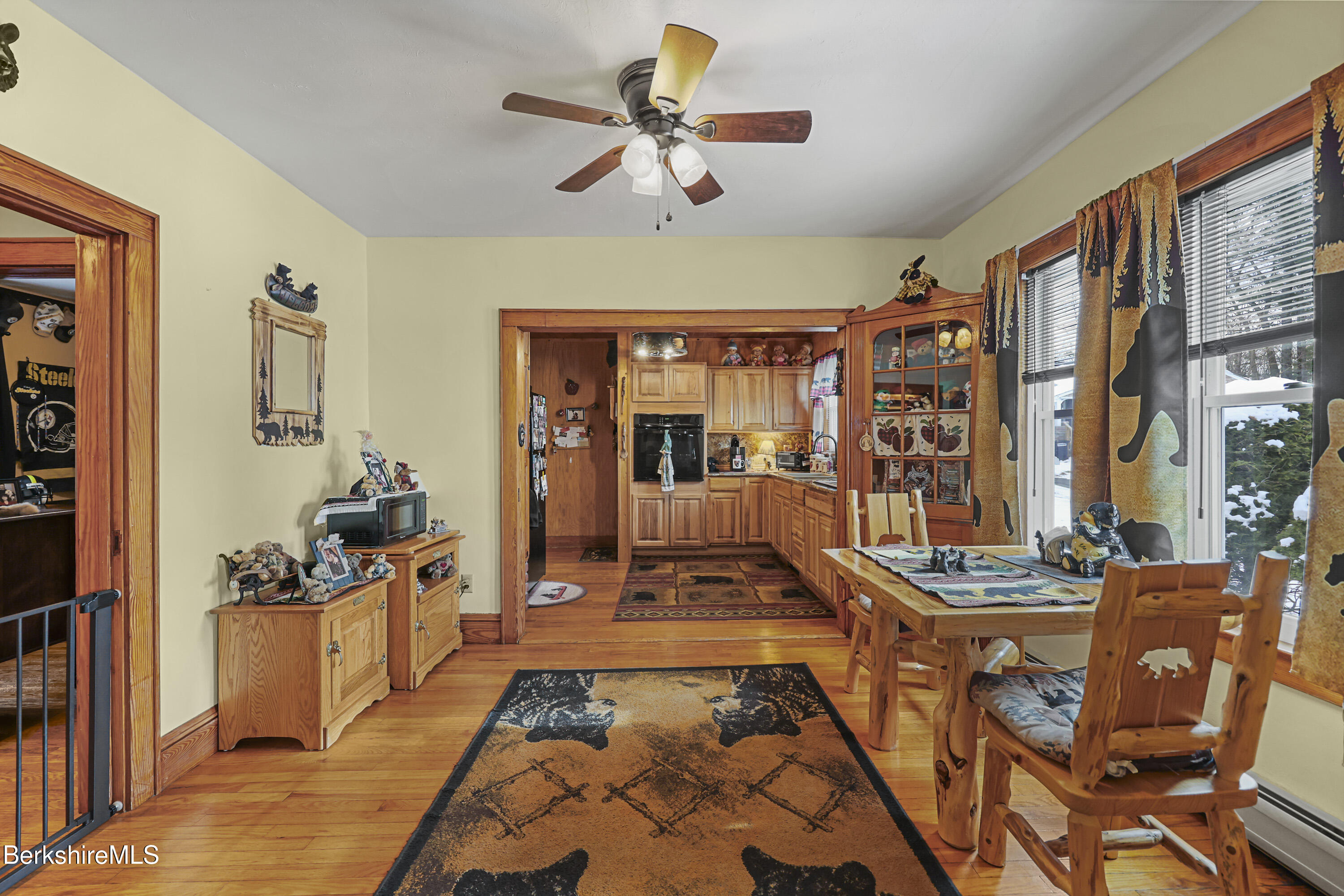 90 Cheshire Road Pittsfield, MA 01201 - Photo 8 of 26 Dining Room