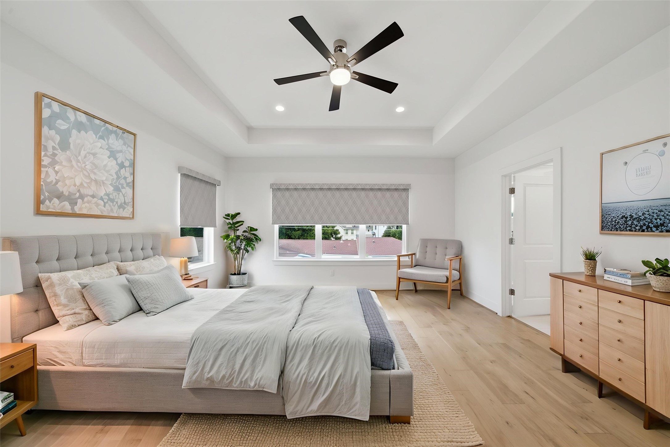 1737 Ojeman Road Houston, TX 77055 - Photo 12 of 29 Primary bedroom virtually staged.