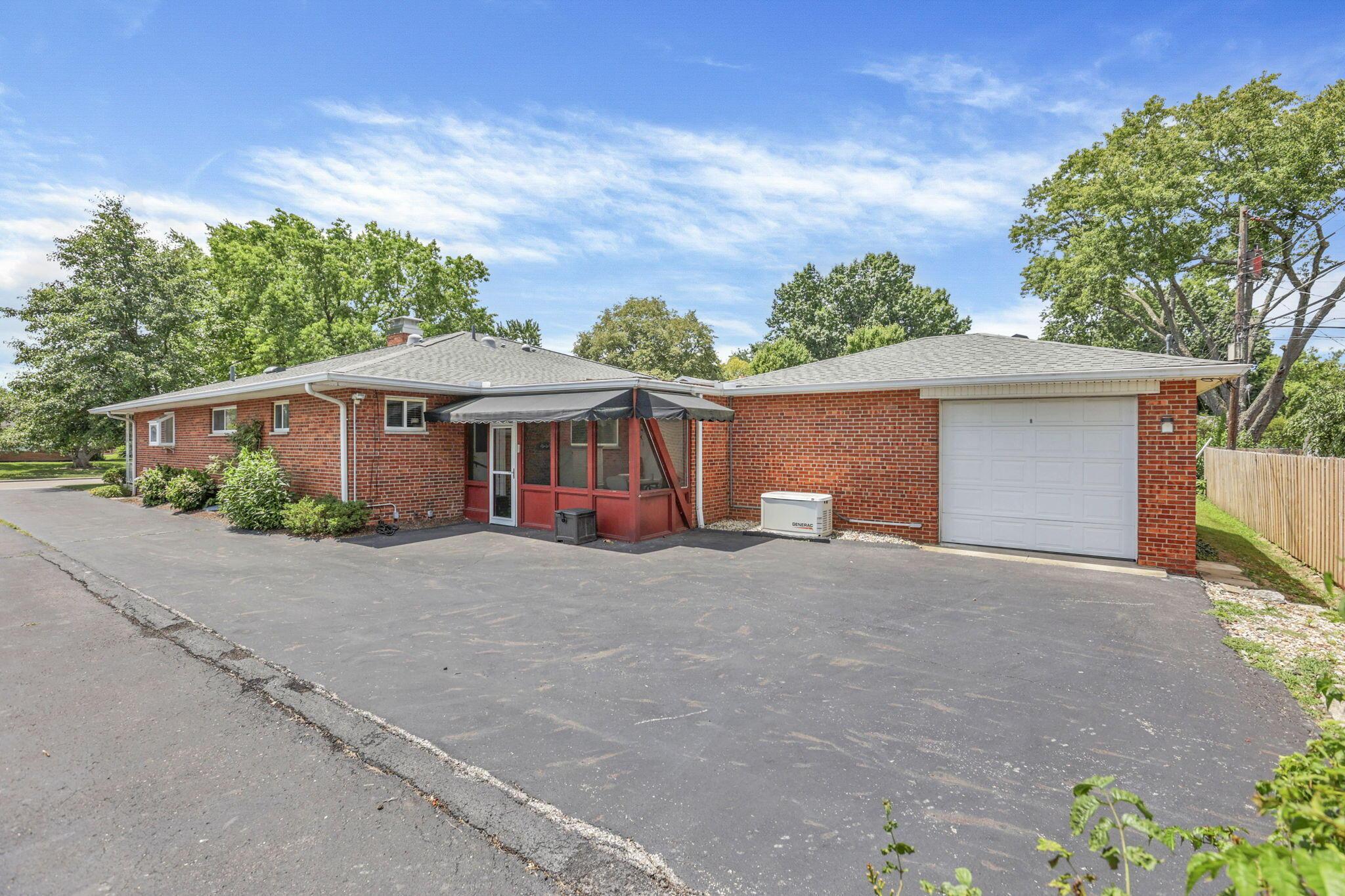 1830 Ardleigh Road Columbus, OH 43221 - Photo 57 of 68 57-web-or-mls-SMEP3618