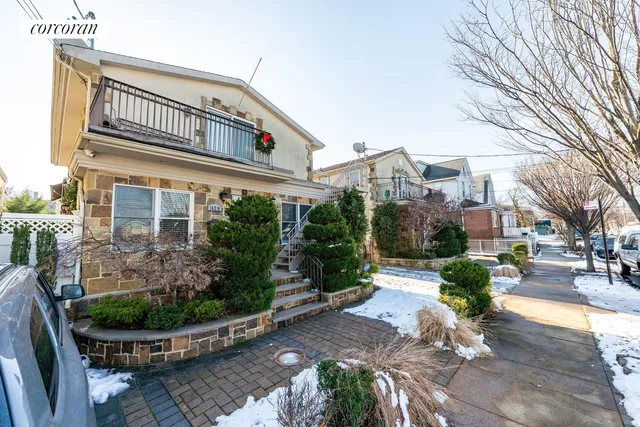 $3,000,000 | 162-02 77th Road | Hillcrest