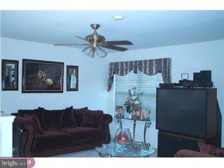 147 Alexander Road Beverly, NJ 08010 - Photo 3 of 6