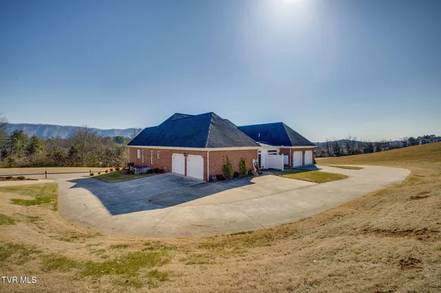 $420,000 | 1148 Bellingham Drive, Unit 2, Kingsport, TN 37660