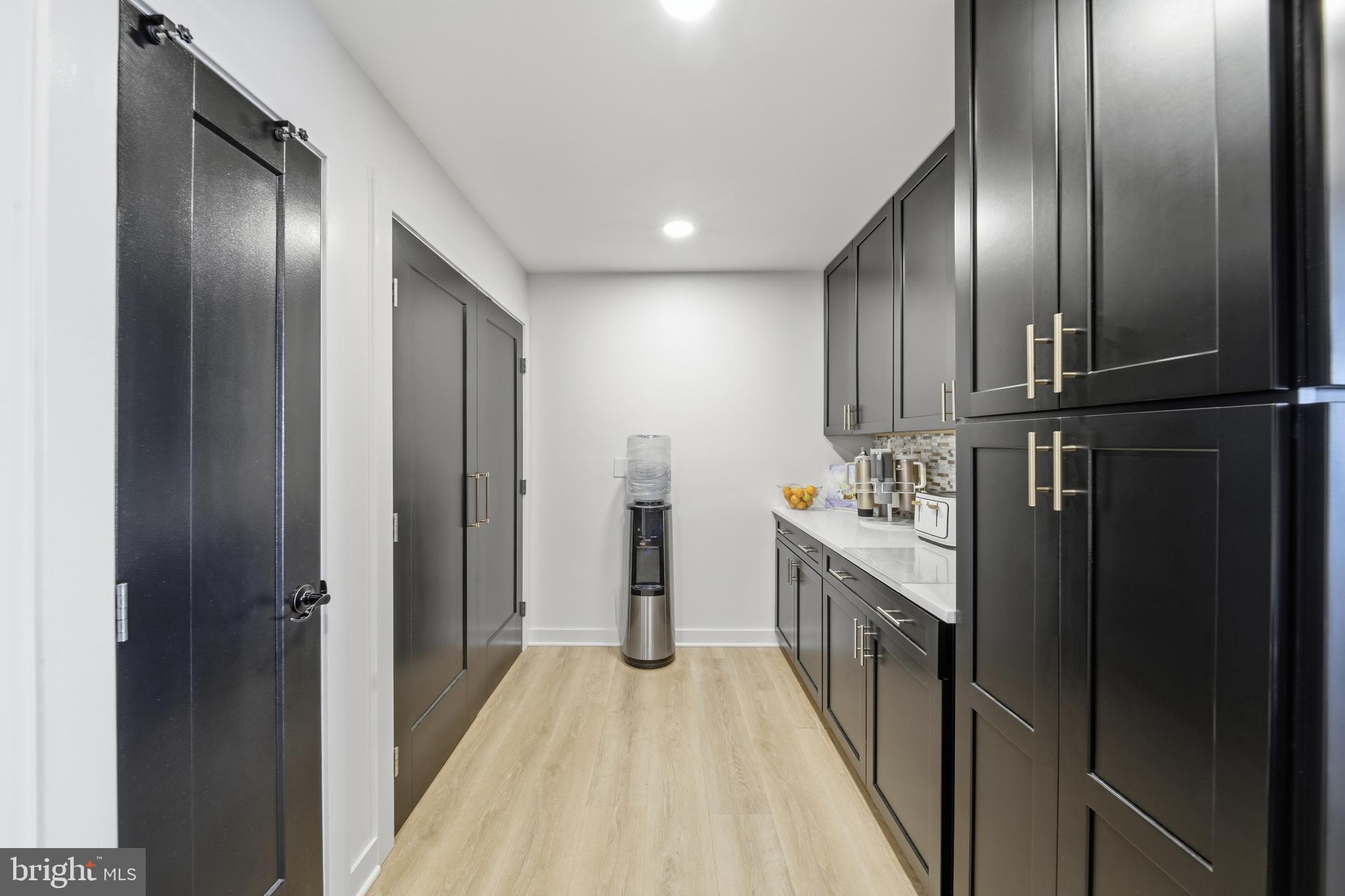 6101 Edsall Road, Unit 1805 Alexandria, VA 22304 - Photo 22 of 49 Gallery Image 22