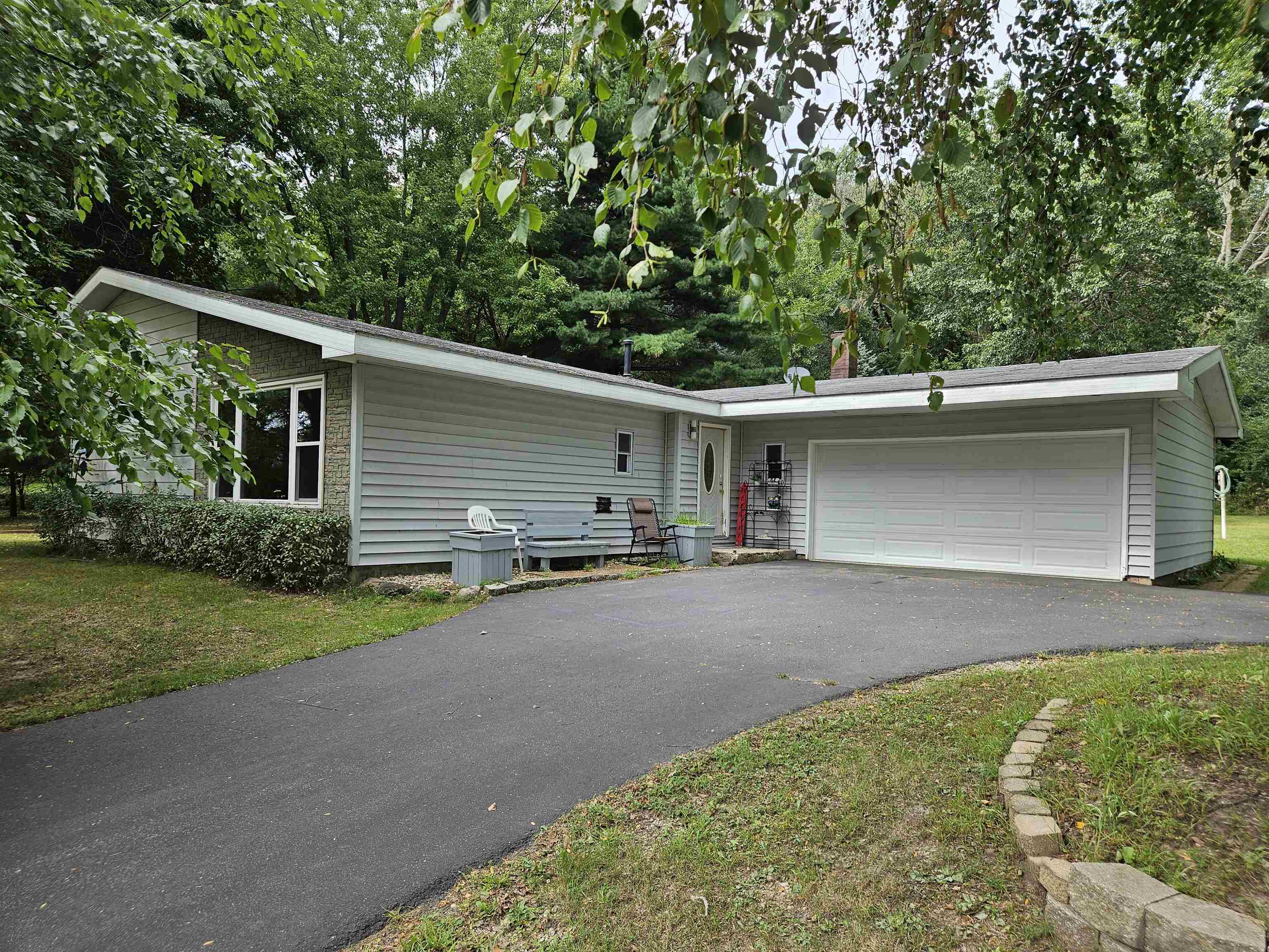 W7254 South Oak Ridge Court Poynette, WI 53955 - Photo 1 of 26 Gallery Image 1