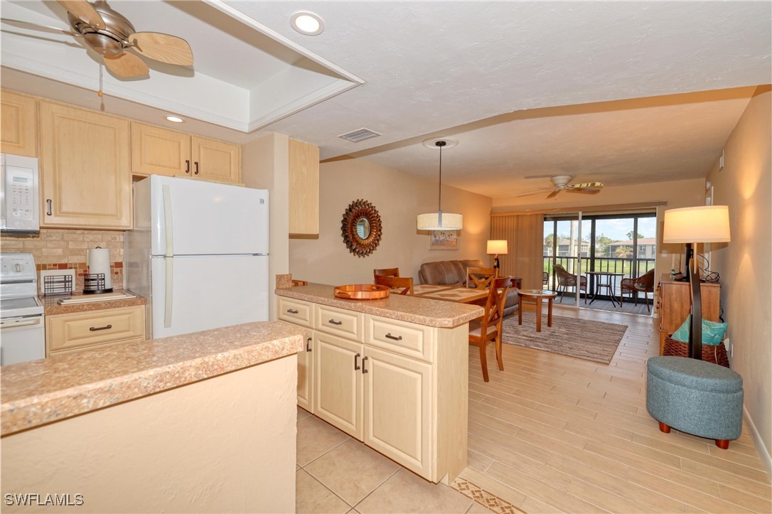 16007 Davis Road, Unit 922 Fort Myers, FL 33908 - Photo 5 of 46 Gallery Image 5