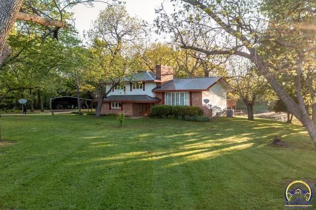 $372,000 | 18409 Harveyville Road, Harveyville, KS 66431