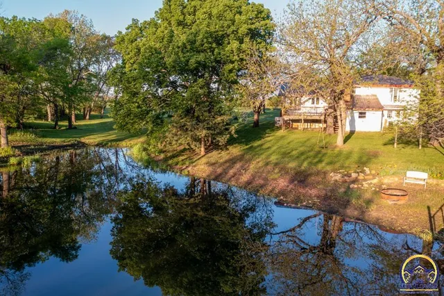 $372,000 | 18409 Harveyville Road, Harveyville, KS 66431