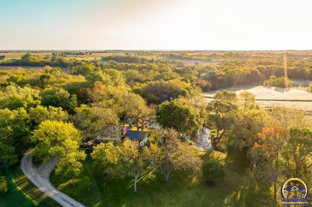 $372,000 | 18409 Harveyville Road, Harveyville, KS 66431