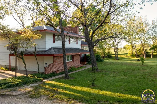 $372,000 | 18409 Harveyville Road, Harveyville, KS 66431