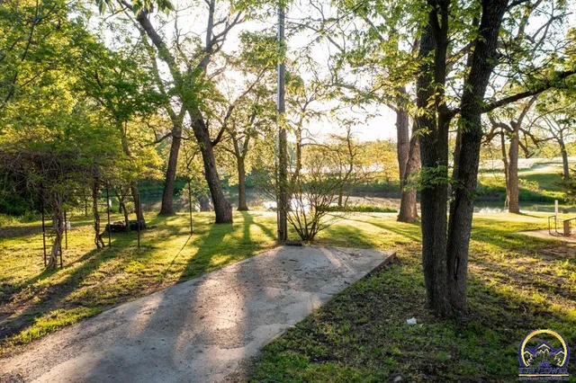 $372,000 | 18409 Harveyville Road, Harveyville, KS 66431