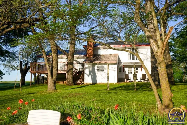 $372,000 | 18409 Harveyville Road, Harveyville, KS 66431