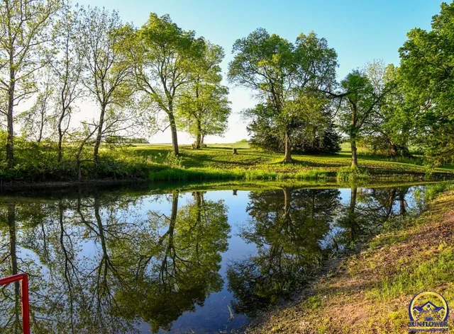 $372,000 | 18409 Harveyville Road, Harveyville, KS 66431