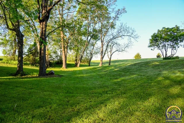 $372,000 | 18409 Harveyville Road, Harveyville, KS 66431