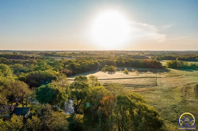 $372,000 | 18409 Harveyville Road, Harveyville, KS 66431