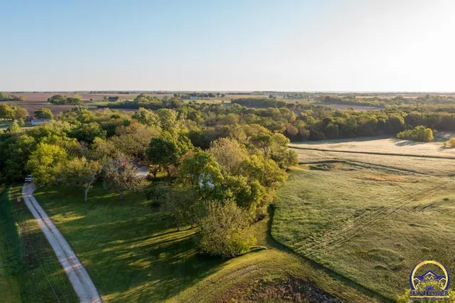 $372,000 | 18409 Harveyville Road, Harveyville, KS 66431