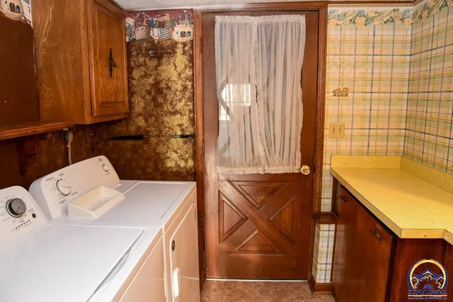 $372,000 | 18409 Harveyville Road, Harveyville, KS 66431