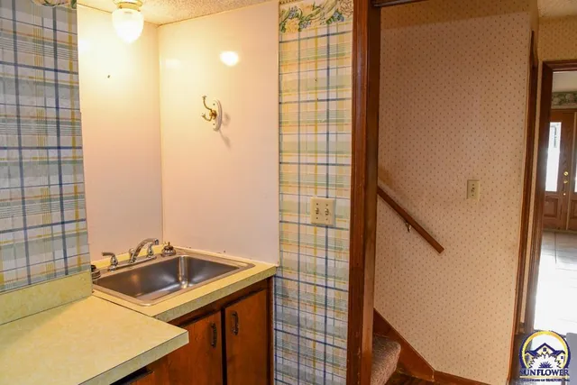 $372,000 | 18409 Harveyville Road, Harveyville, KS 66431