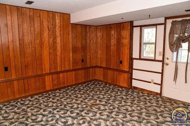 $372,000 | 18409 Harveyville Road, Harveyville, KS 66431