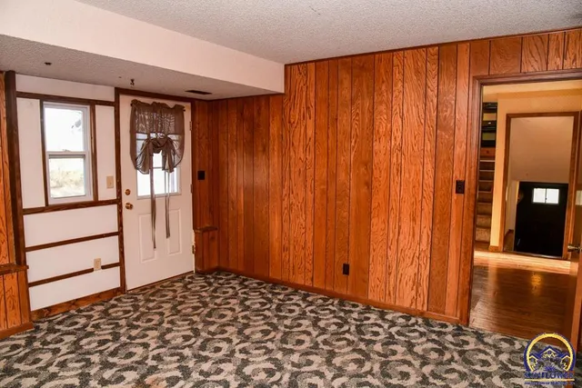 $372,000 | 18409 Harveyville Road, Harveyville, KS 66431