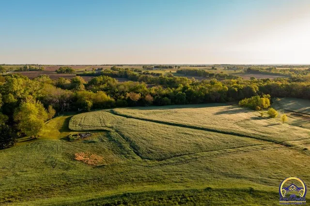 $372,000 | 18409 Harveyville Road, Harveyville, KS 66431