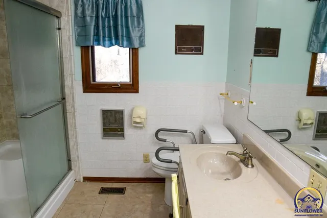 $372,000 | 18409 Harveyville Road, Harveyville, KS 66431