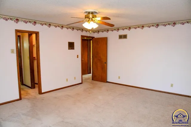 $372,000 | 18409 Harveyville Road, Harveyville, KS 66431