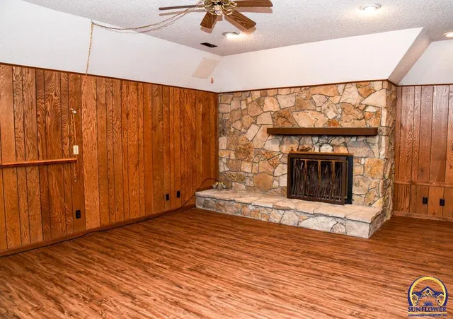 $372,000 | 18409 Harveyville Road, Harveyville, KS 66431