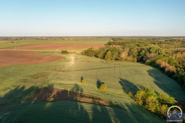 $372,000 | 18409 Harveyville Road, Harveyville, KS 66431