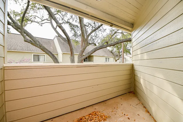 $169,800 | 2367 Briarwest Boulevard, Houston, TX 77077