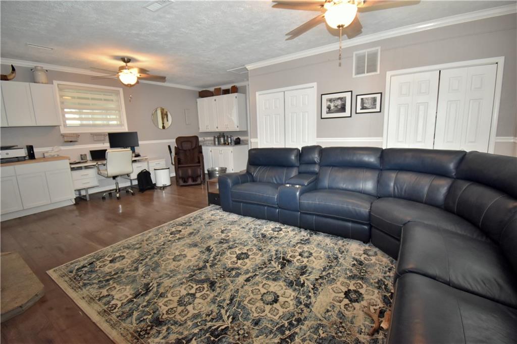 8601 Cox Road Indianapolis, IN 46221 - Photo 6 of 56