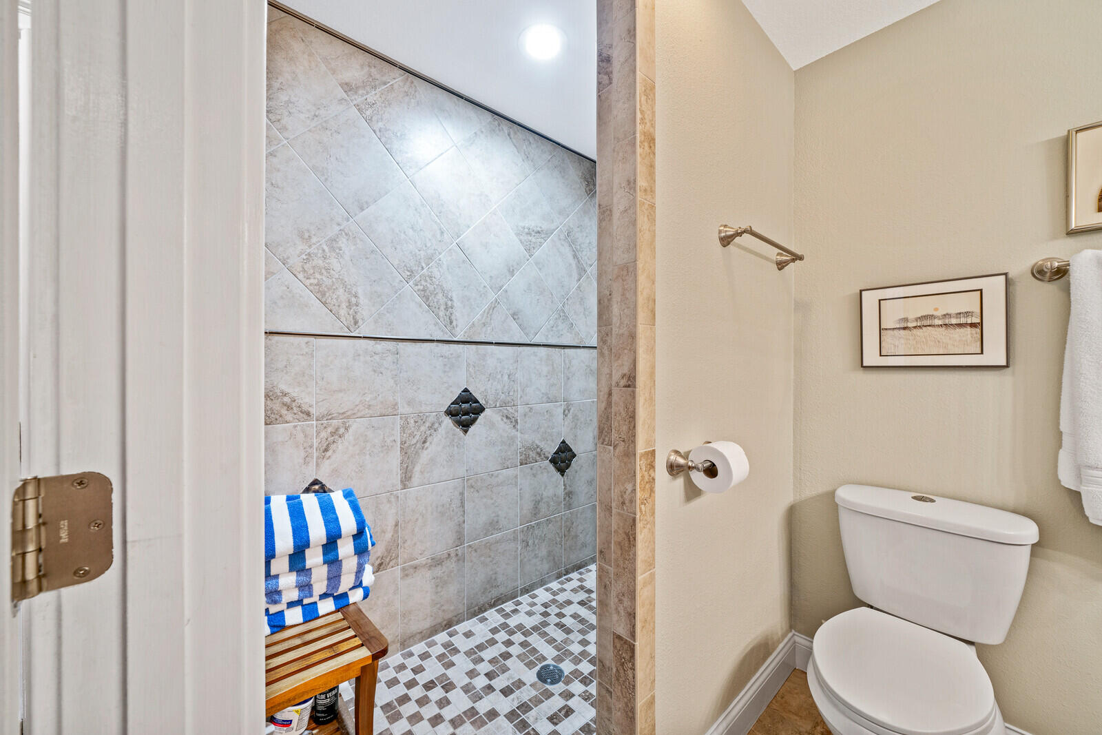 120 Exeter Drive Fairfield Glade, TN 38558 - Photo 14 of 32 Walk-in tile shower in Master suite