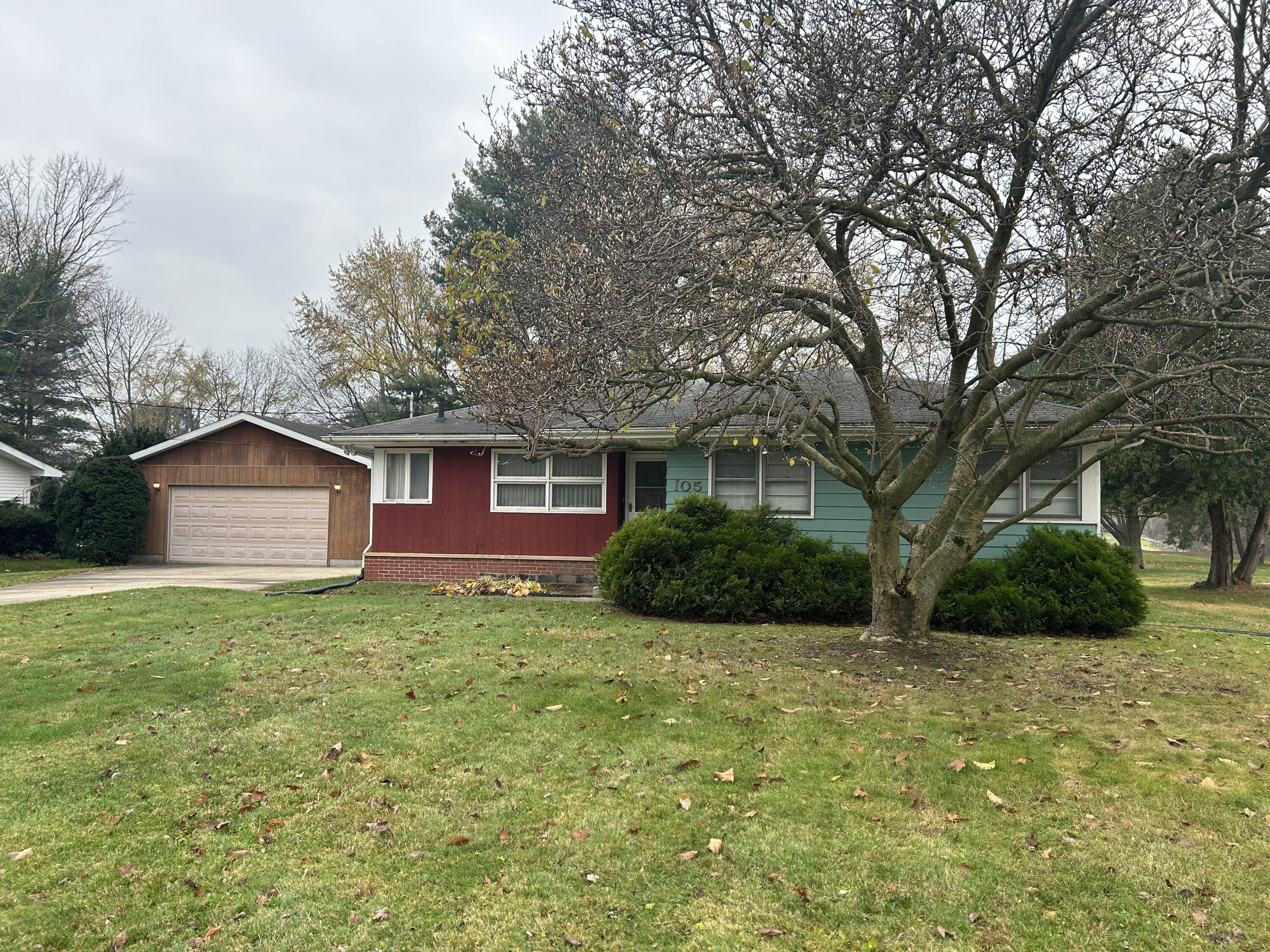 105 Golfview Road Michigan City, IN 46360 - Photo 1 of 16 3000x2250
