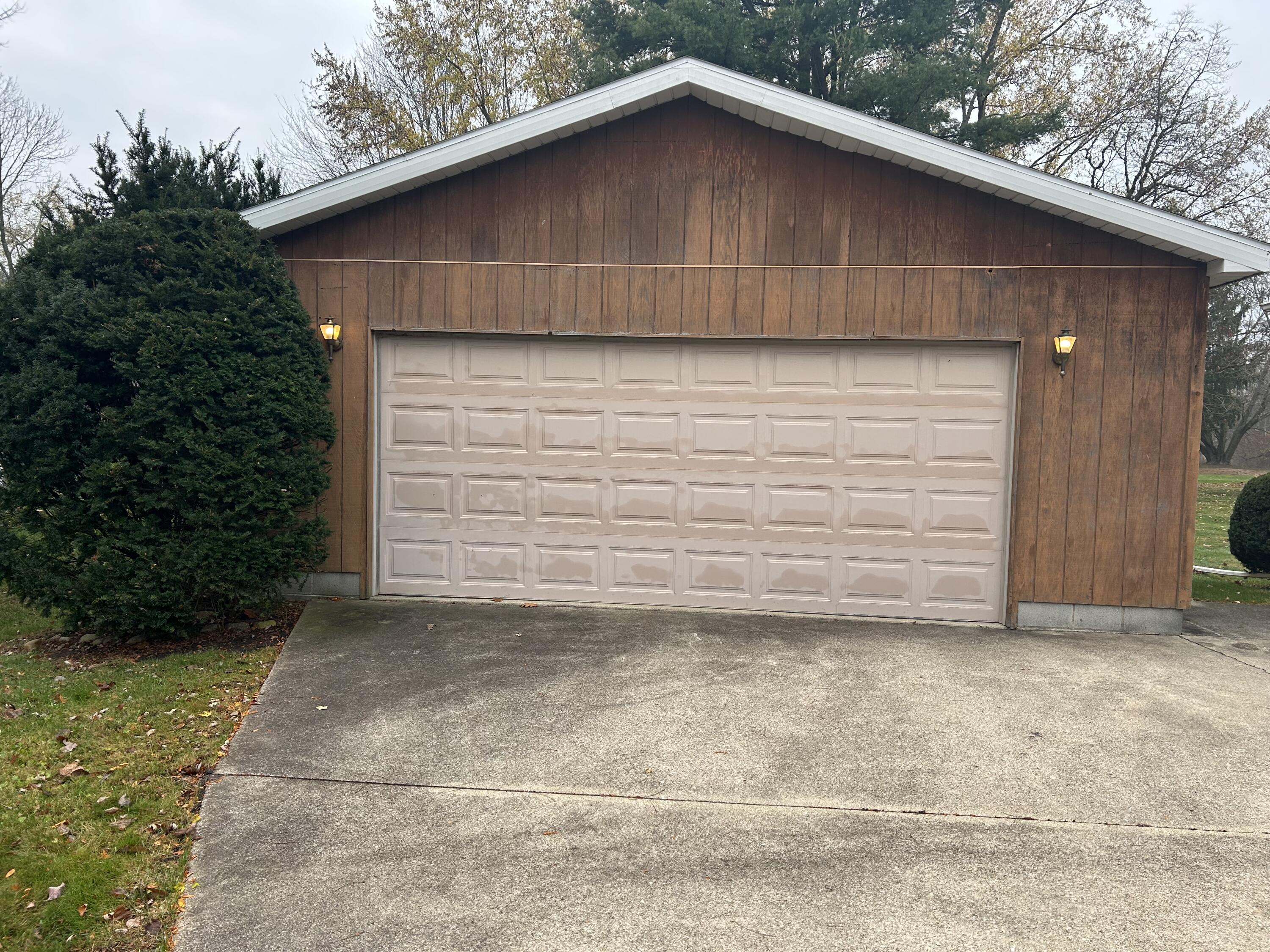105 Golfview Road Michigan City, IN 46360 - Photo 3 of 16 3000x2250