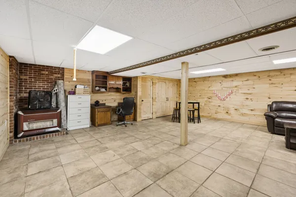 a view of a storage & utility room