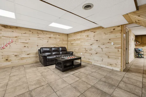 a view of utility room