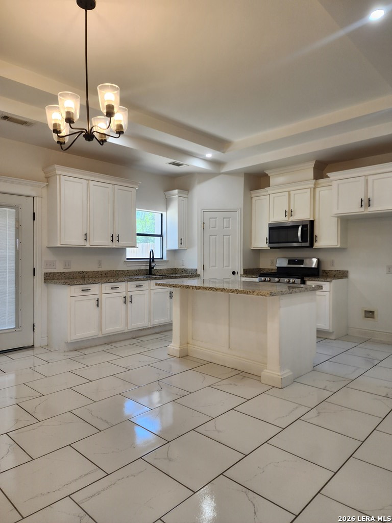 736 Trinity Street Eagle Pass, TX 78852 - Photo 9 of 34