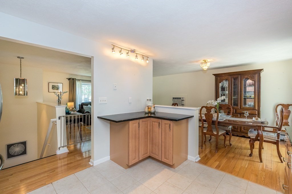 47 Wilmington Road Burlington, MA 01803 - Photo 13 of 40 Gallery Image 13