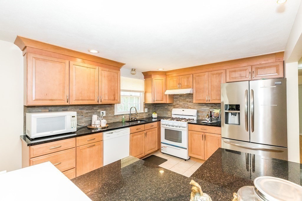 47 Wilmington Road Burlington, MA 01803 - Photo 15 of 40 Gallery Image 15