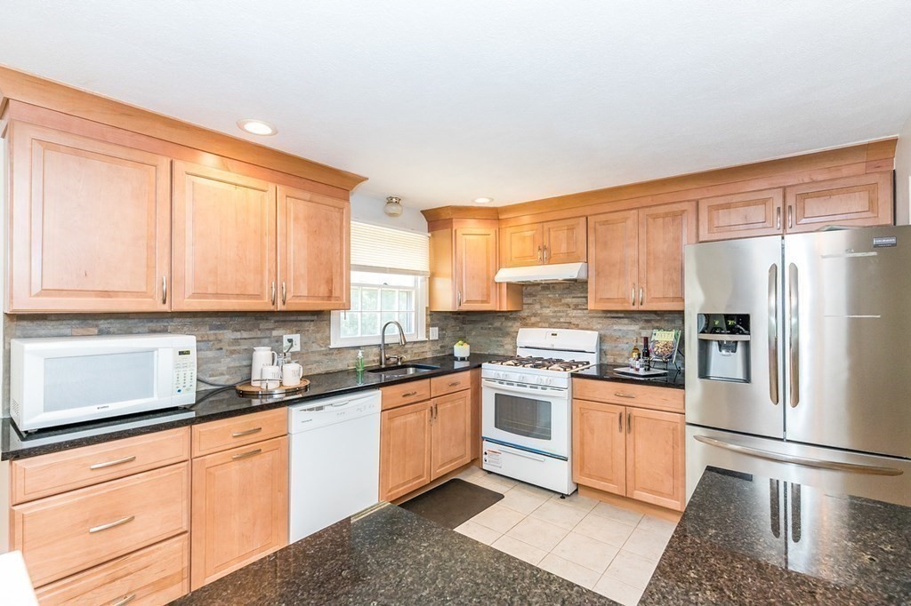 47 Wilmington Road Burlington, MA 01803 - Photo 16 of 40 Gallery Image 16