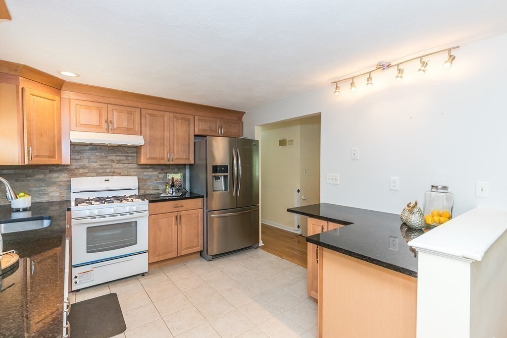 47 Wilmington Road Burlington, MA 01803 - Photo 17 of 40 Gallery Image 17