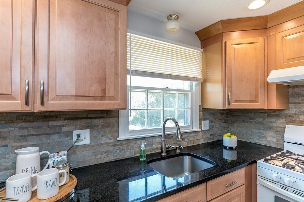 47 Wilmington Road Burlington, MA 01803 - Photo 18 of 40 Gallery Image 18