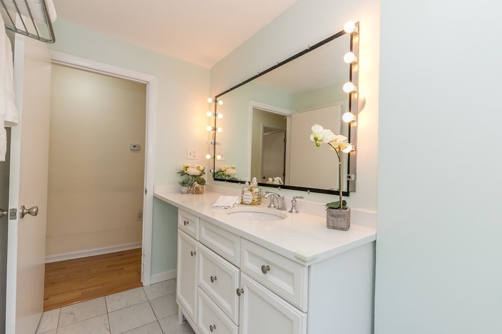 47 Wilmington Road Burlington, MA 01803 - Photo 21 of 40 Gallery Image 21