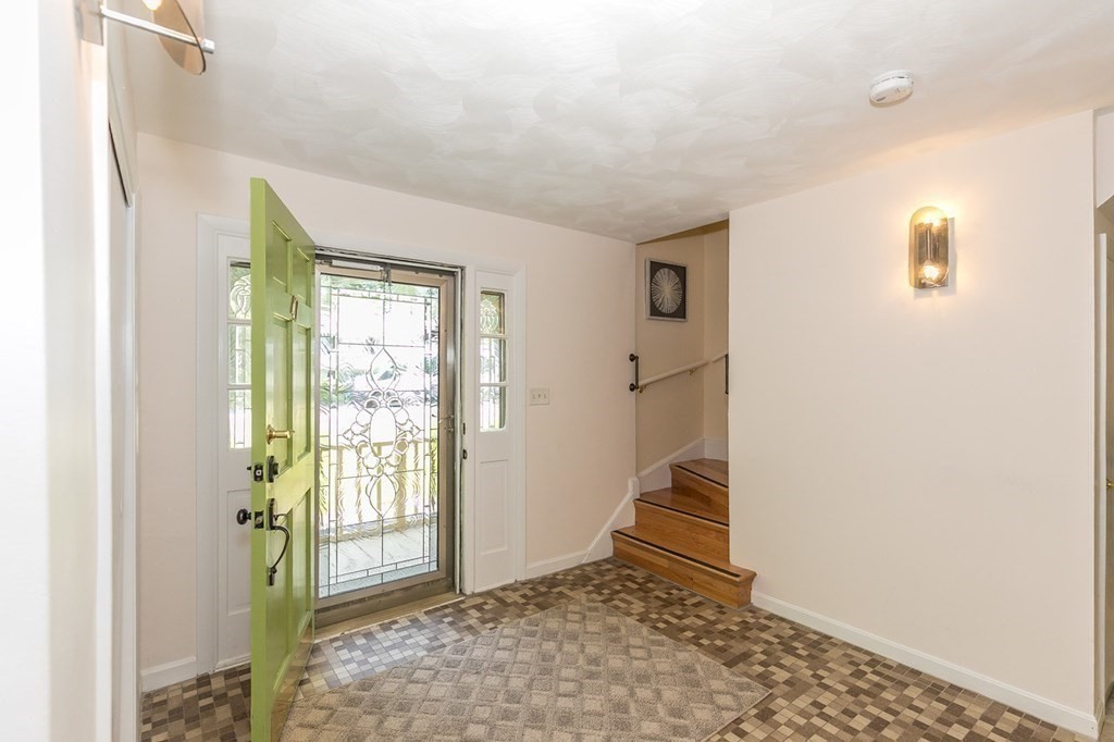 47 Wilmington Road Burlington, MA 01803 - Photo 5 of 40 Gallery Image 5