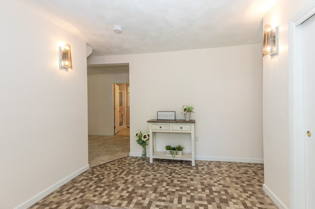47 Wilmington Road Burlington, MA 01803 - Photo 7 of 40 Gallery Image 7