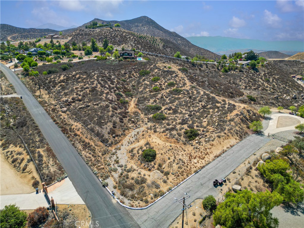 21436 Ridgedale Drive Lake Mathews, CA 92570 - Photo 2 of 13