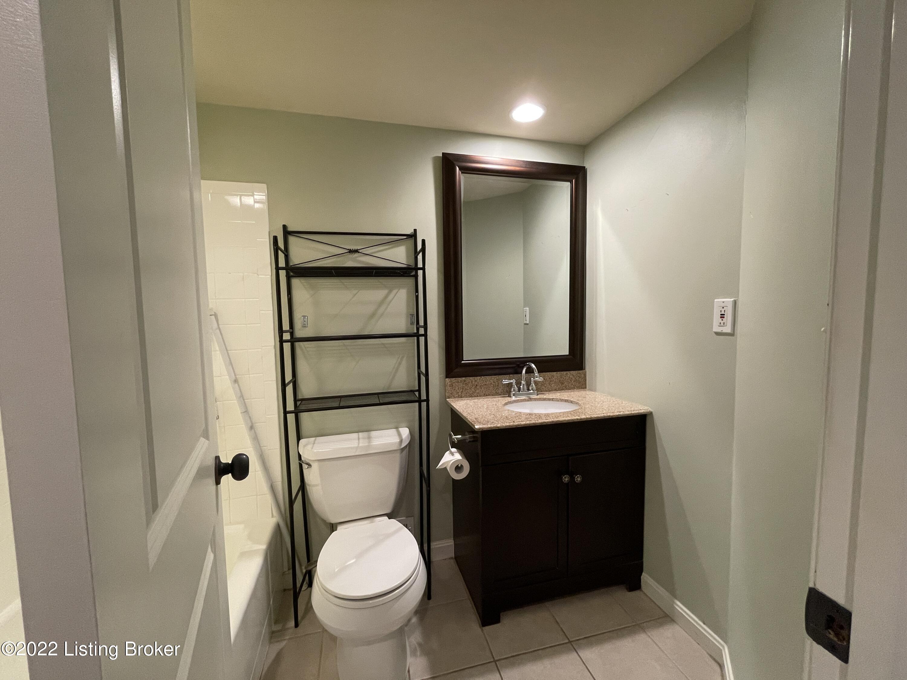 4300 Alton Road Louisville, KY 40207 - Photo 18 of 44 IMG_4440