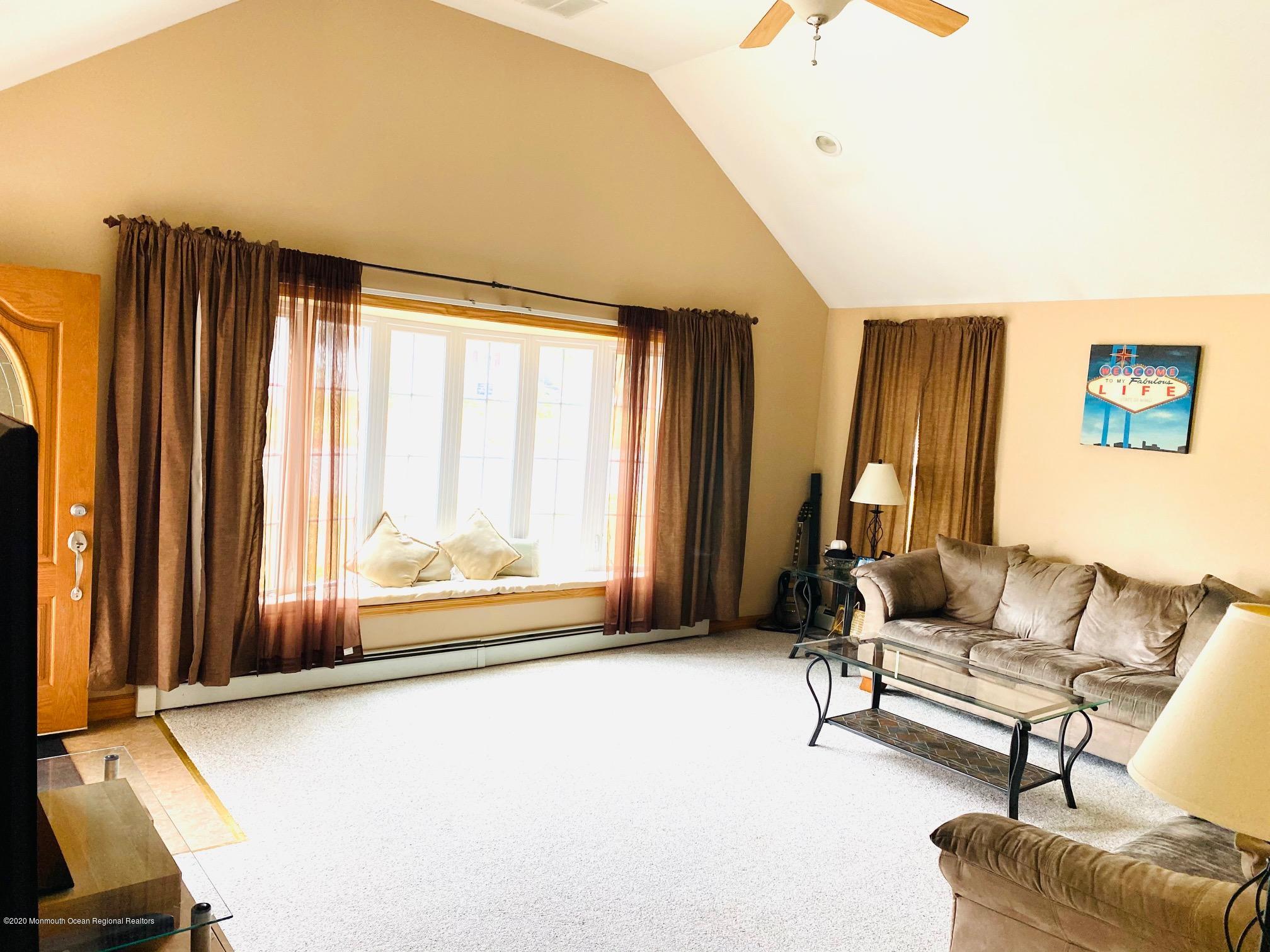 16 Hemlock Road Howell, NJ 07731 - Photo 2 of 14 IMG_5442