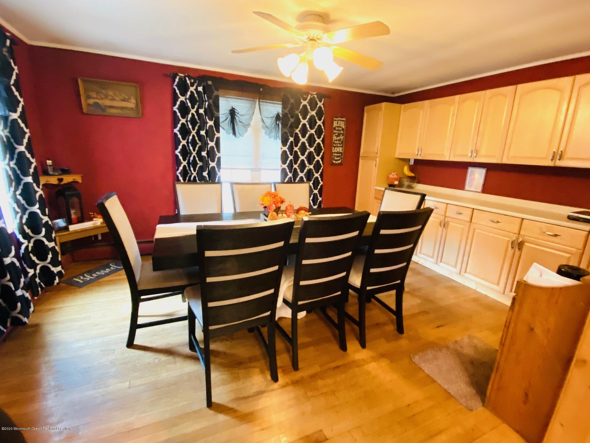 16 Hemlock Road Howell, NJ 07731 - Photo 4 of 14 IMG_5428